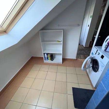 Majus 1 Vendeghaz- Se 2*