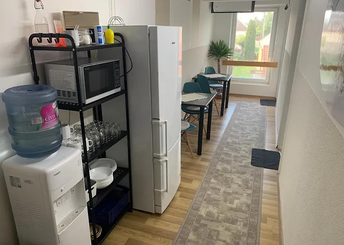 Majus 1 Vendeghaz- Se 3* Se